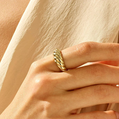 Gold Croissant Ring | Gold