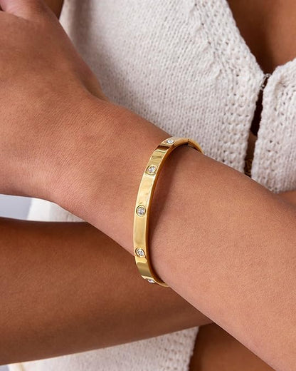 Luxury Diamond Bangle | Gold