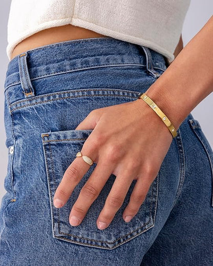 Luxury Diamond Bangle | Gold