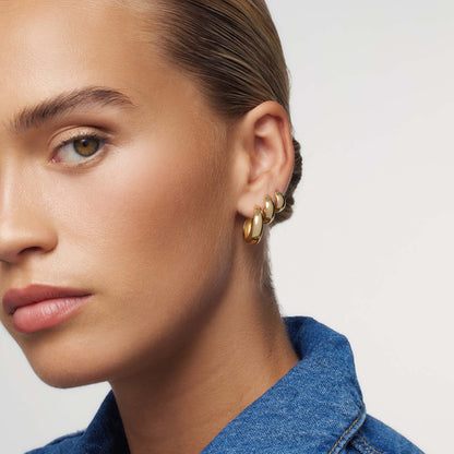 Queen Hoop Earrings | Gold